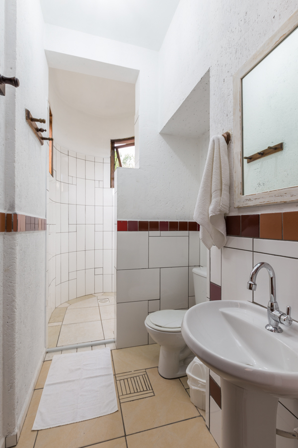 Quarto-_amarelo_banheiro