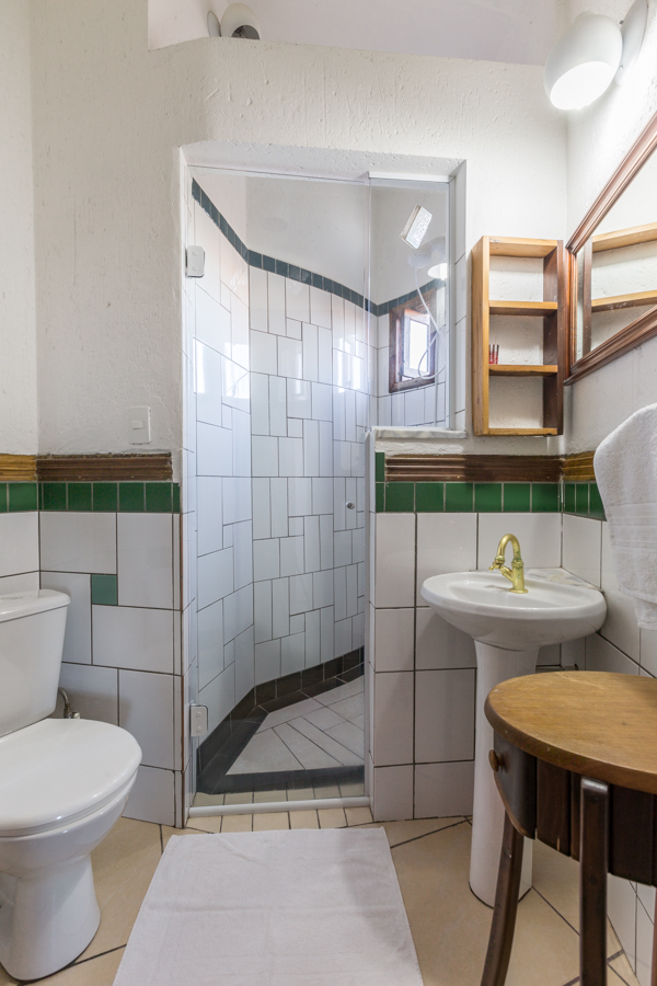 quarto-_vermelho_banheiro